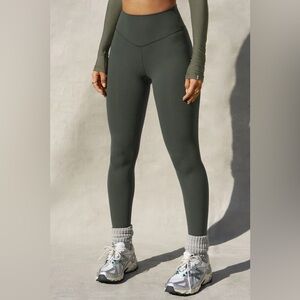 Joah Brown second skin leggings in sueded essex green M/L